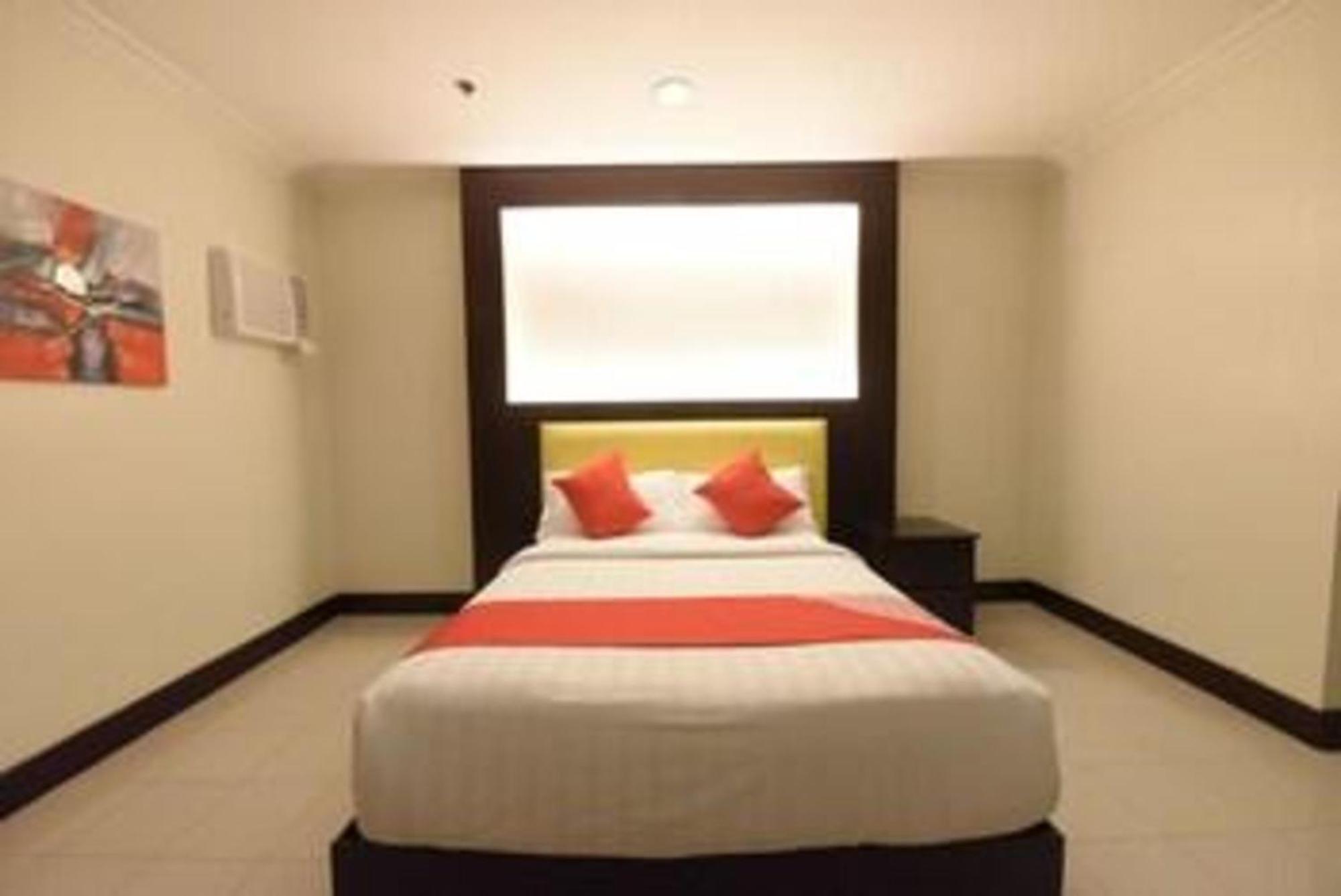 Hotel Oyo 115 Northridge Mansions Ciudad Quezon Exterior foto